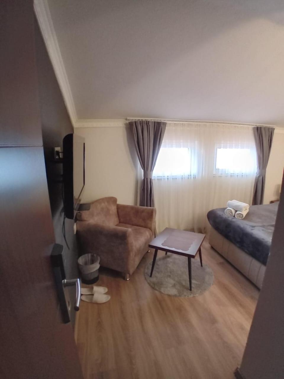 Gjakova Hotel Driada מראה חיצוני תמונה