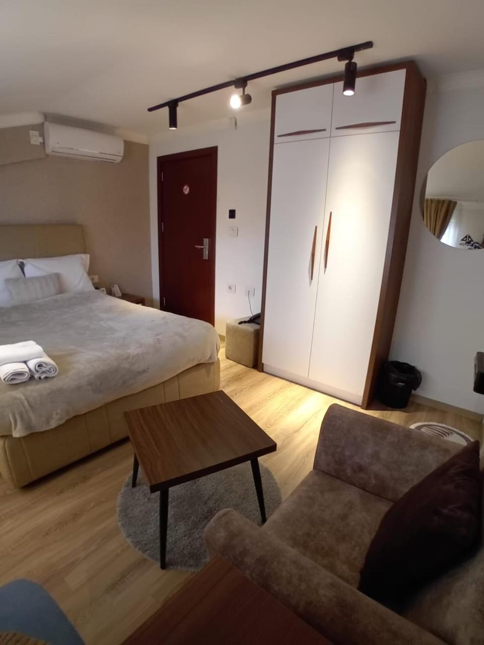 Gjakova Hotel Driada מראה חיצוני תמונה