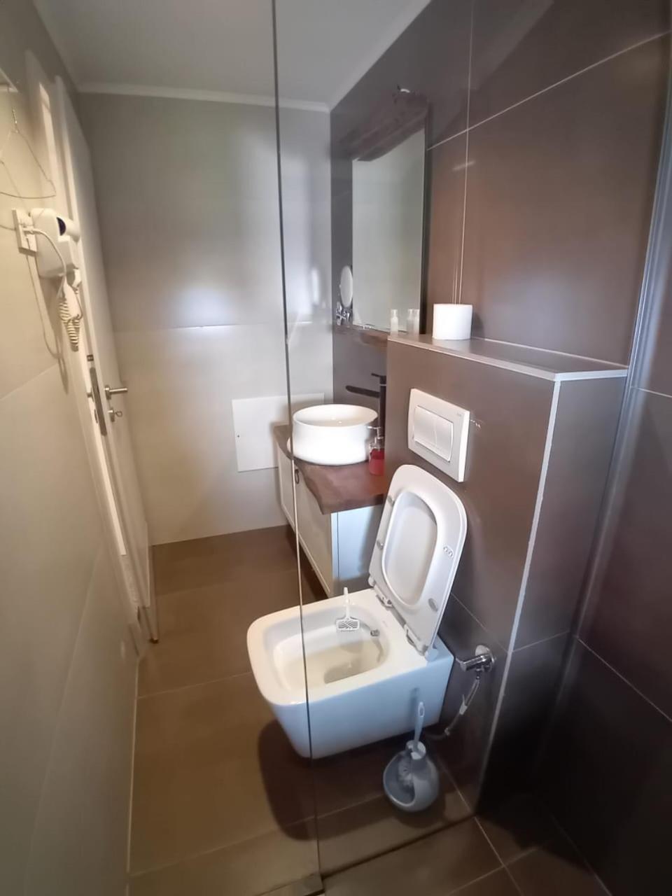 Gjakova Hotel Driada מראה חיצוני תמונה