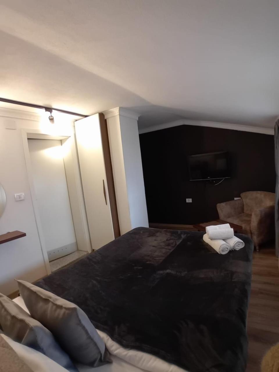 Gjakova Hotel Driada מראה חיצוני תמונה