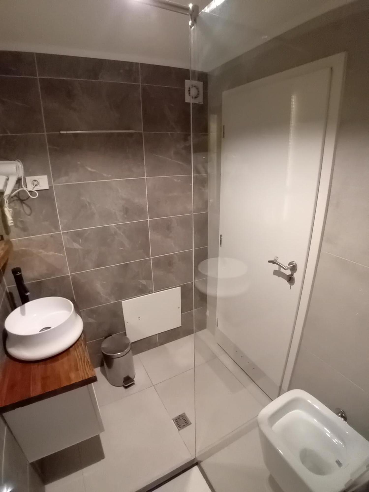 Gjakova Hotel Driada מראה חיצוני תמונה